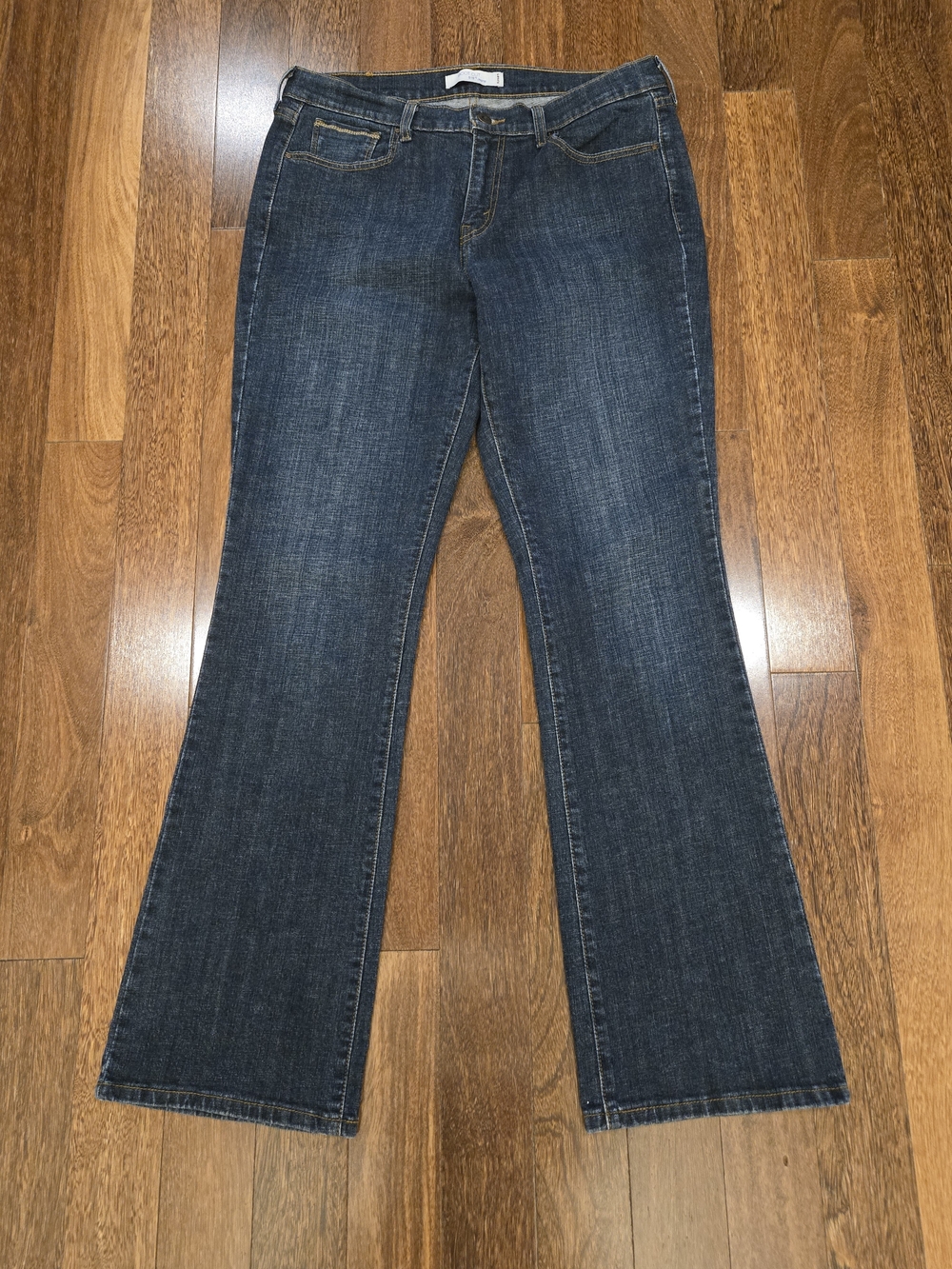 Levi Classic Women's Dark Blue Bootcut 515 Jeans